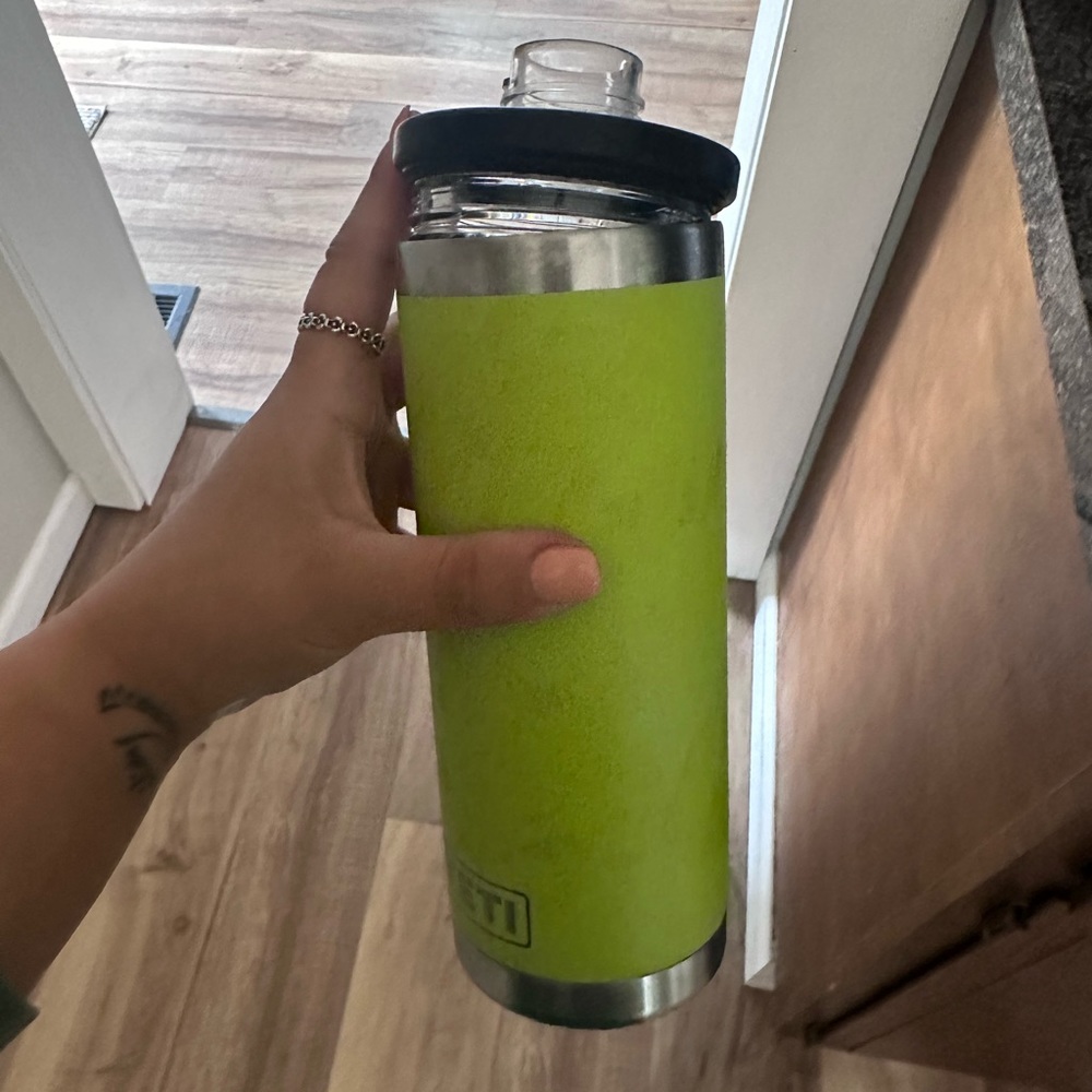 YETI TUMBLER